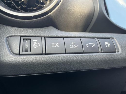 Toyota C-HR 2.0 Plug-in Hybrid 220 Executive | All-in prijs | Apple/Android | Camera | Stoelverwarming | ActivLease financial lease