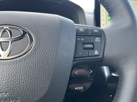 Toyota C-HR 2.0 Plug-in Hybrid 220 Executive | All-in prijs | Apple/Android | Camera | Stoelverwarming | ActivLease financial lease