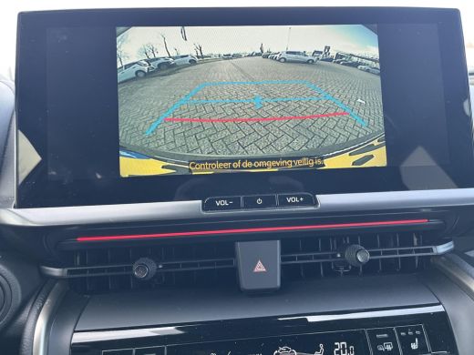 Toyota C-HR 2.0 Plug-in Hybrid 220 Executive | All-in prijs | Apple/Android | Camera | Stoelverwarming | ActivLease financial lease