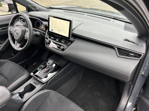 Toyota Corolla Cross Hybrid 180 GR Sport + Panoramadak | Nieuwe auto | Uit voorraad leverbaar | ActivLease financial lease