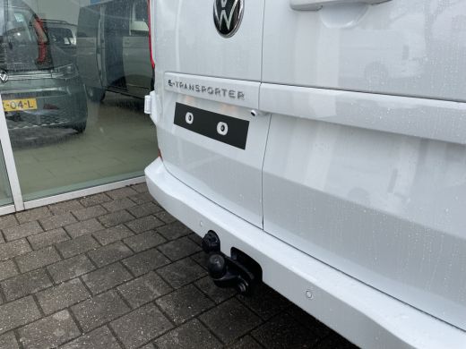 Volkswagen e-Transporter L2 Bulli 218PK | Trekhaak | App Connect | Assistentie Pakket Premium ActivLease financial lease
