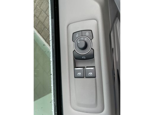 Volkswagen e-Transporter L2 Bulli 218PK | Trekhaak | App Connect | Assistentie Pakket Premium ActivLease financial lease