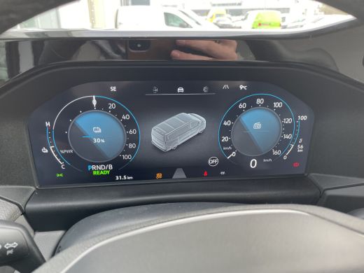 Volkswagen e-Transporter L2 Bulli 218PK | Trekhaak | App Connect | Assistentie Pakket Premium ActivLease financial lease