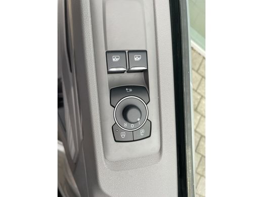 Volkswagen e-Transporter L2 Life 64 kWh | 218PK | 9 Persoons | Navigatie ActivLease financial lease