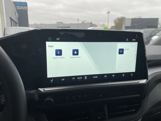 Volkswagen e-Transporter L2 Life 64 kWh | 218PK | 9 Persoons | Navigatie ActivLease financial lease