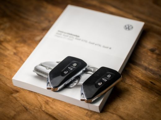 Volkswagen Golf 1.0 TSI Sportline (DIGITAL DASHBOARD, TREKHAAK, KEYLESS START, LED KOPLAMPEN, GETINT GLAS, SPORTS... ActivLease financial lease