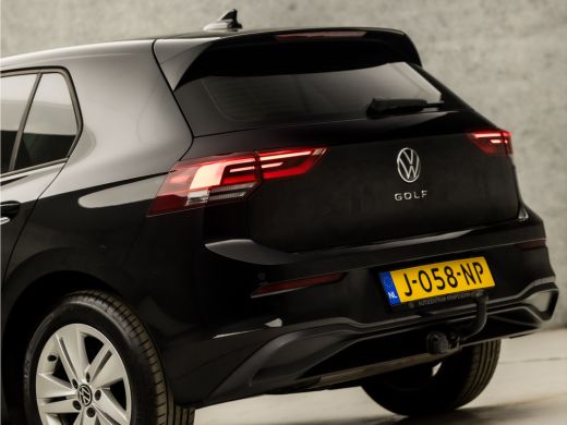 Volkswagen Golf 1.0 TSI Sportline (DIGITAL DASHBOARD, TREKHAAK, KEYLESS START, LED KOPLAMPEN, GETINT GLAS, SPORTS... ActivLease financial lease