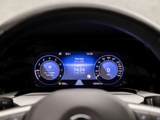 Volkswagen Golf 1.0 TSI Sportline (DIGITAL DASHBOARD, TREKHAAK, KEYLESS START, LED KOPLAMPEN, GETINT GLAS, SPORTS... ActivLease financial lease