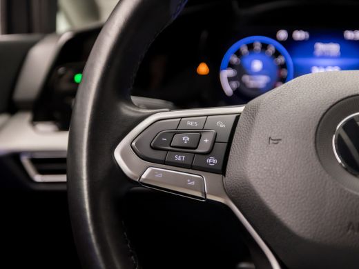 Volkswagen Golf 1.0 TSI Sportline (DIGITAL DASHBOARD, TREKHAAK, KEYLESS START, LED KOPLAMPEN, GETINT GLAS, SPORTS... ActivLease financial lease