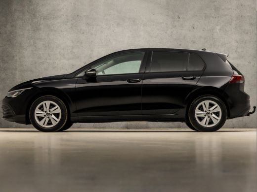 Volkswagen Golf 1.0 TSI Sportline (DIGITAL DASHBOARD, TREKHAAK, KEYLESS START, LED KOPLAMPEN, GETINT GLAS, SPORTS... ActivLease financial lease