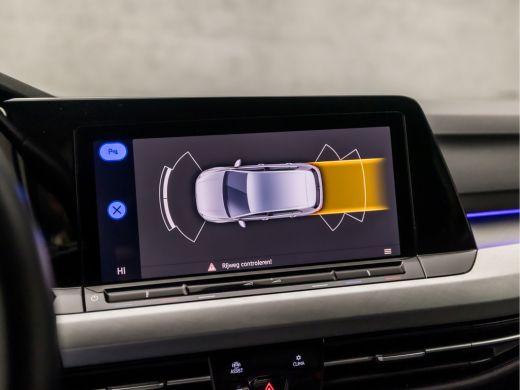 Volkswagen Golf 1.0 TSI Sportline (DIGITAL DASHBOARD, TREKHAAK, KEYLESS START, LED KOPLAMPEN, GETINT GLAS, SPORTS... ActivLease financial lease