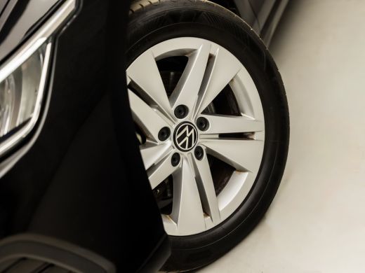 Volkswagen Golf 1.0 TSI Sportline (DIGITAL DASHBOARD, TREKHAAK, KEYLESS START, LED KOPLAMPEN, GETINT GLAS, SPORTS... ActivLease financial lease