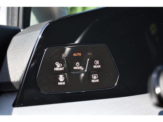 Volkswagen Golf Variant Variant NEW 1.5 TSI LIFE VIRTUAL/PDC/CARPLAY /STUURVERW /FABRIEKS GARANTIE ActivLease financial lease