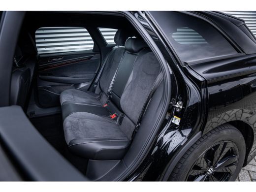 Volkswagen ID.7 Pro Limited Edition Inclusief &euro;2000,- inruilvoordeel | Achterbank in ongelijke delen neerklapbaar... ActivLease financial lease