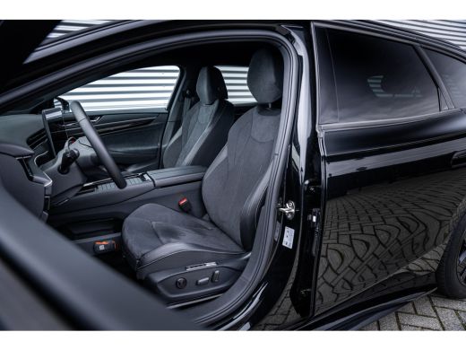 Volkswagen ID.7 Pro Limited Edition Inclusief &euro;2000,- inruilvoordeel | Achterbank in ongelijke delen neerklapbaar... ActivLease financial lease