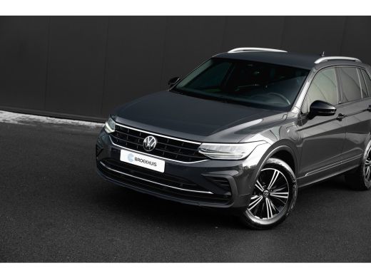 Volkswagen Tiguan 1.4 TSI eHybrid 245pk Life | Trekhaak | Camera | Head-Up | Stoel & Stuurverwarming | 18" ActivLease financial lease