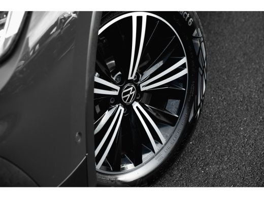 Volkswagen Tiguan 1.4 TSI eHybrid 245pk Life | Trekhaak | Camera | Head-Up | Stoel & Stuurverwarming | 18" ActivLease financial lease