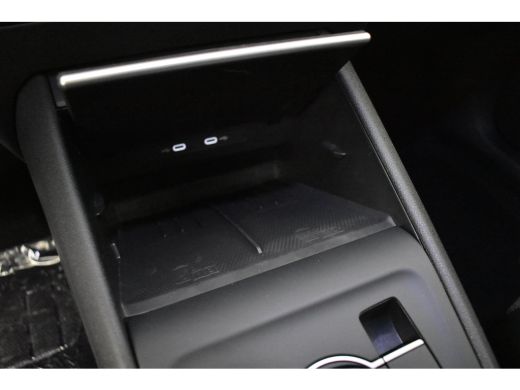 Volkswagen Tiguan Life Edition - eHybrid Inclusief &euro;2000,- inruilvoordeel | Trekhaak | 'App-Connect' draadloze smar... ActivLease financial lease