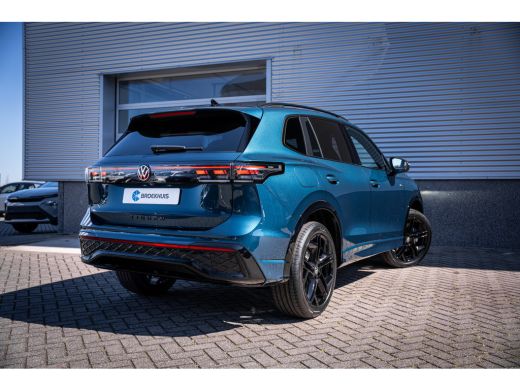 Volkswagen Tiguan R-Line Edition - eHybrid | Inclusief &euro;2000,- inruilvoordeel | Trekhaak | 'App-Connect' draadloze ... ActivLease financial lease