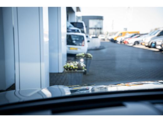 Volkswagen Tiguan R-Line Edition - eHybrid | Inclusief &euro;2000,- inruilvoordeel | Trekhaak | 'App-Connect' draadloze ... ActivLease financial lease