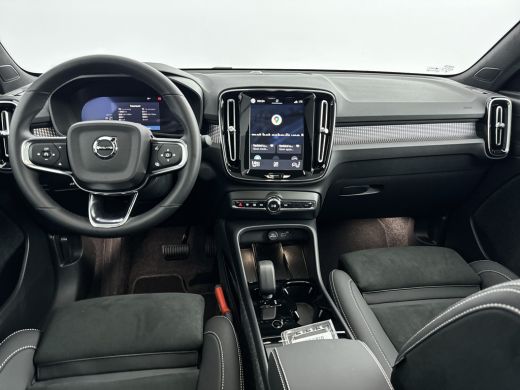 Volvo  EC40 Single Motor Extended Range Ultra Black Ed. 82 kWh | 20" | Leder / Nubuck | Trekhaak | Pixel LED ... ActivLease financial lease