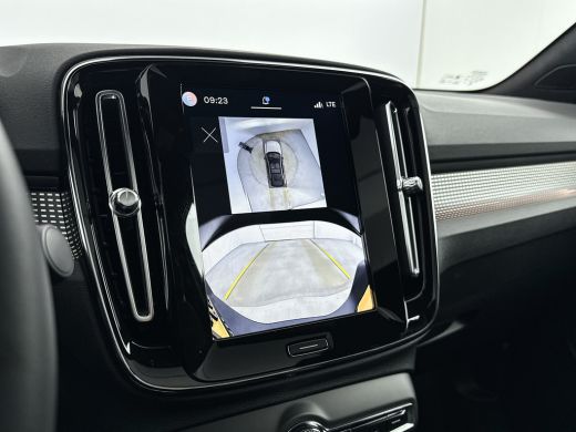 Volvo  EC40 Single Motor Extended Range Ultra Black Ed. 82 kWh | 20" | Leder / Nubuck | Trekhaak | Pixel LED ... ActivLease financial lease