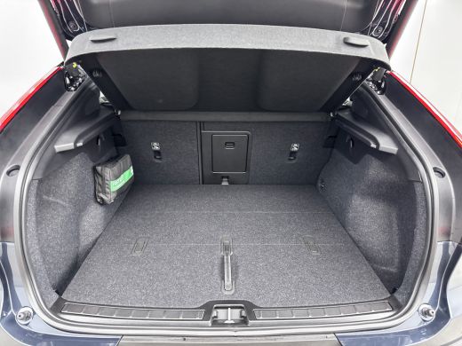 Volvo  EC40 Single Motor Extended Range Ultra Black Ed. 82 kWh | 20" | Leder / Nubuck | Trekhaak | Pixel LED ... ActivLease financial lease