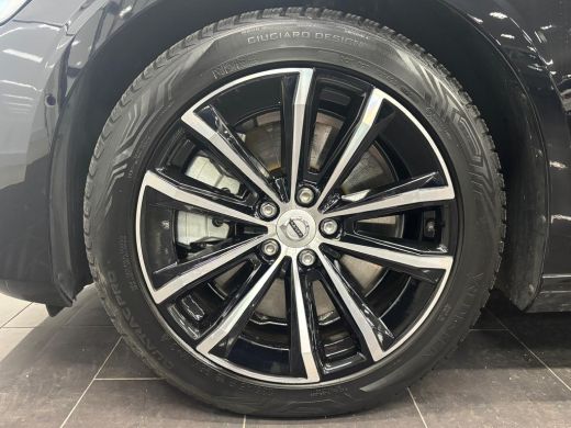 Volvo  V60 T6 Plug-in hybrid AWD Plus Dark | 360 Camera | Achterbank verwarmd | Premium audio | Trekhaak | ActivLease financial lease