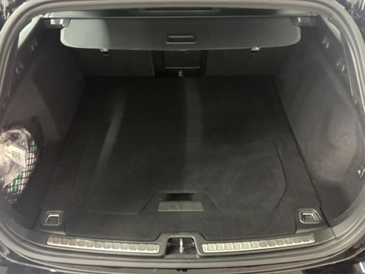 Volvo  V60 T6 Plug-in hybrid AWD Plus Dark | 360 Camera | Achterbank verwarmd | Premium audio | Trekhaak | ActivLease financial lease