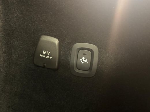 Volvo  V60 T6 Plug-in hybrid AWD Plus Dark | 360 Camera | Achterbank verwarmd | Premium audio | Trekhaak | ActivLease financial lease