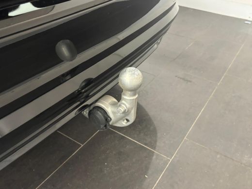 Volvo  V60 T6 Plug-in hybrid AWD Plus Dark | 360 Camera | Achterbank verwarmd | Premium audio | Trekhaak | ActivLease financial lease