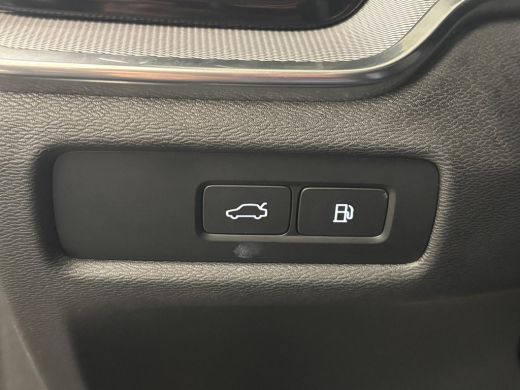 Volvo  V60 T6 Plug-in hybrid AWD Plus Dark | 360 Camera | Achterbank verwarmd | Premium audio | Trekhaak | ActivLease financial lease