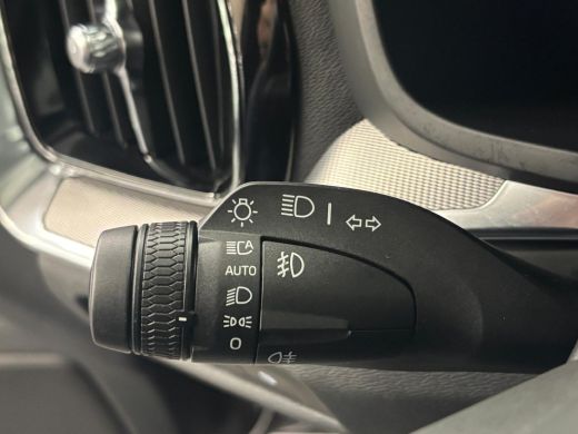 Volvo  V60 T6 Plug-in hybrid AWD Plus Dark | 360 Camera | Achterbank verwarmd | Premium audio | Trekhaak | ActivLease financial lease