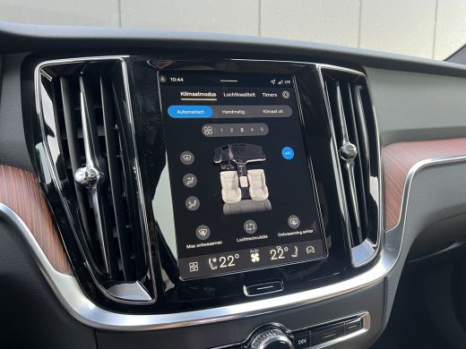 Volvo  V60 T8 Plug-in hybrid AWD Plus Performance Edition Dark | Panoramadak | Stoelventilatie | Harman/Kard... ActivLease financial lease