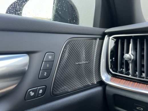 Volvo  V60 T8 Plug-in hybrid AWD Plus Performance Edition Dark | Panoramadak | Stoelventilatie | Harman/Kard... ActivLease financial lease