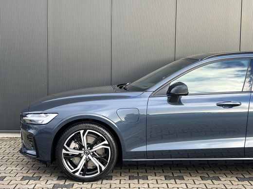 Volvo  V60 T8 Plug-in hybrid AWD Plus Performance Edition Dark | Panoramadak | Stoelventilatie | Harman/Kard... ActivLease financial lease