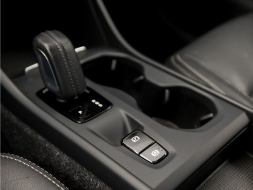 Volvo  XC40 1.5 T5 Recharge Inscription 262Pk Automaat (PANORAMADAK, APPLE CARPLAY, LEDER, STUUR/STOELVERWARM... ActivLease financial lease