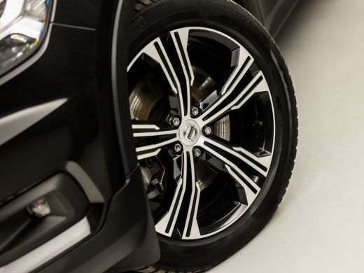 Volvo  XC40 1.5 T5 Recharge Inscription 262Pk Automaat (PANORAMADAK, APPLE CARPLAY, LEDER, STUUR/STOELVERWARM... ActivLease financial lease