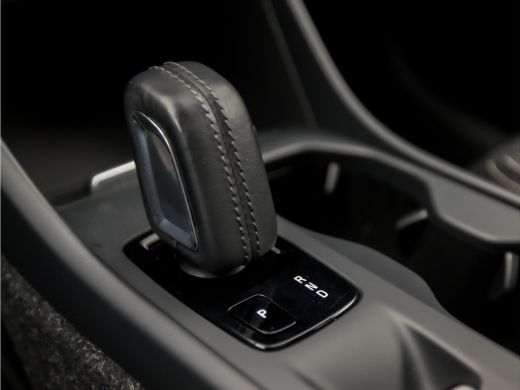 Volvo  XC40 1.5 T5 Recharge Inscription 262Pk Automaat (PANORAMADAK, APPLE CARPLAY, LEDER, STUUR/STOELVERWARM... ActivLease financial lease