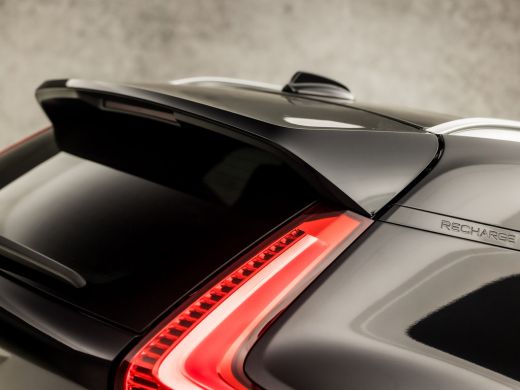 Volvo  XC40 1.5 T5 Recharge Inscription 262Pk Automaat (PANORAMADAK, APPLE CARPLAY, LEDER, STUUR/STOELVERWARM... ActivLease financial lease