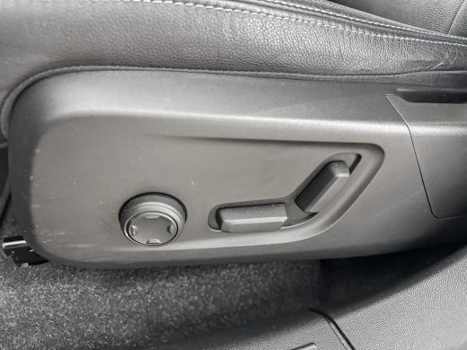 Volvo  XC40 Recharge P8 AWD R-Design 78kWh | 20" | Leder | Panoramadak | 360 Camera | Harman Kardon | Elektr... ActivLease financial lease