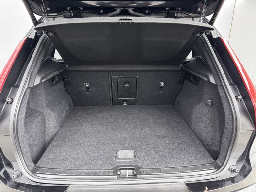 Volvo  XC40 Recharge P8 AWD R-Design 78kWh | 20" | Leder | Panoramadak | 360 Camera | Harman Kardon | Elektr... ActivLease financial lease