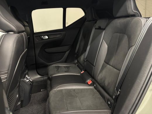Volvo  XC40 Recharge P8 AWD R-Design | Achteruitrijcamera | Apple Carplay/Android Auto | Verwarmde achterbank... ActivLease financial lease