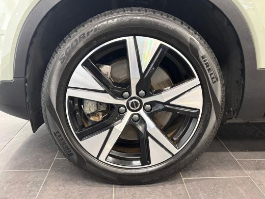 Volvo  XC40 Recharge P8 AWD R-Design | Achteruitrijcamera | Apple Carplay/Android Auto | Verwarmde achterbank... ActivLease financial lease