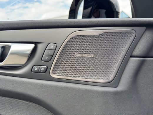 Volvo  XC60 T6 Plug-in hybrid AWD Plus Black Edition | Apple Carplay/Android Auto|telefoonintegratie premium ... ActivLease financial lease