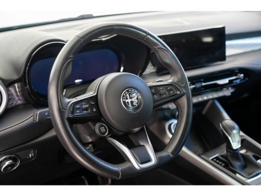 Alfa Romeo Tonale Edizione Speciale 280PK Plug-In Hybride | Elektrische Achterklep | Stoel en Stuurverwarming | Nav... ActivLease financial lease