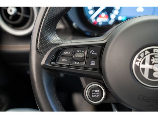 Alfa Romeo Tonale Edizione Speciale 280PK Plug-In Hybride | Elektrische Achterklep | Stoel en Stuurverwarming | Nav... ActivLease financial lease