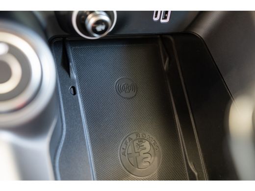 Alfa Romeo Tonale Edizione Speciale 280PK Plug-In Hybride | Elektrische Achterklep | Stoel en Stuurverwarming | Nav... ActivLease financial lease