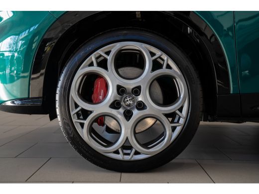 Alfa Romeo Tonale Edizione Speciale 280PK Plug-In Hybride | Elektrische Achterklep | Stoel en Stuurverwarming | Nav... ActivLease financial lease