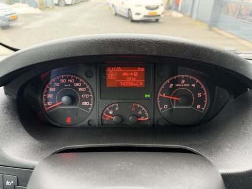 Fiat Ducato 140pk L2H2 (Trekhaak - Camera - Navigatie - Automatische Airco - Houten vloer + Zijwand panelen) ActivLease financial lease